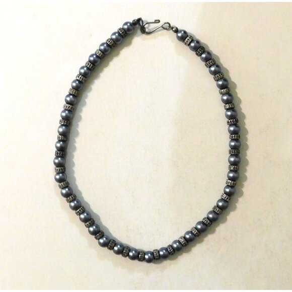 Vintage Gray Beaded Necklace Silver Accents Metal Hook Clasp 16 Inch - Picture 8 of 8